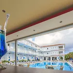 Ξενοδοχείο Holidays 2*