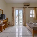 Ξενοδοχείο Holidays 2*