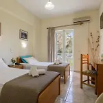 Ξενοδοχείο Holidays 2*