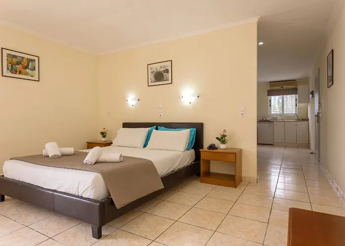 Hotel Holidays 2*