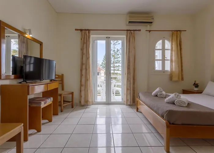 Hotel Holidays 2*