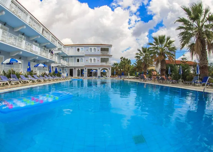 Hotel Holidays 2*
