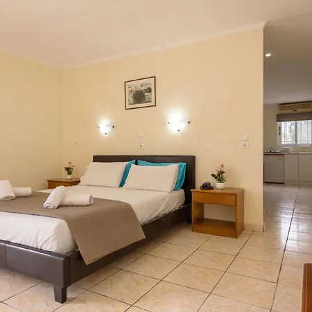Hotel Holidays 2*