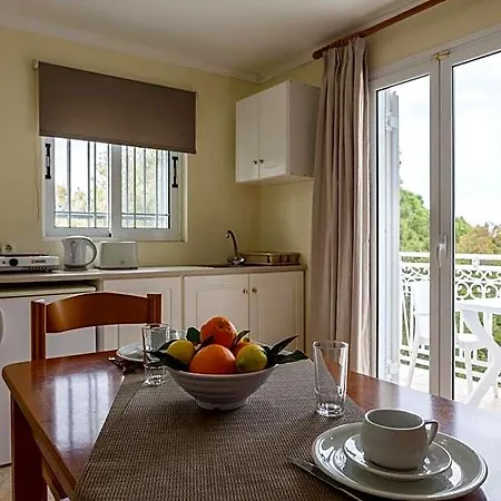 Hotel Holidays 2*