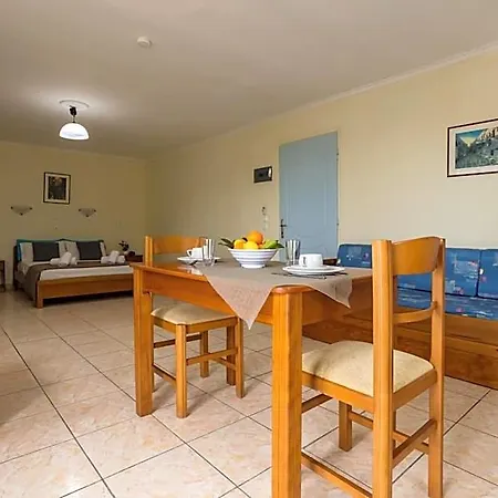 Holidays Hotel 2*