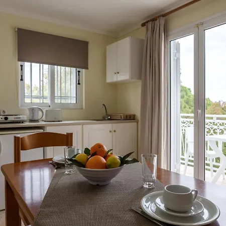 Holidays Otel